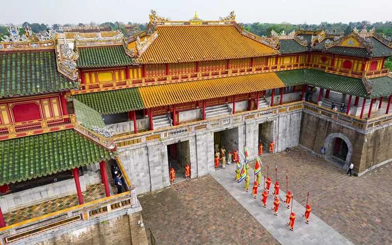 review du lich hue chi tiet cho nguoi thich kham pha chieu sau co do