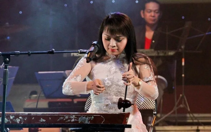tim hieu tieu su nghe si nhan dan thai bao giong ca suoi am nhieu the he