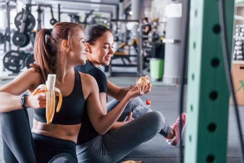 Không có giờ ăn chuối giúp đốt mỡ; thời điểm phù hợp là lúc chuối hỗ trợ kiểm soát đói hoặc cung cấp năng lượng vận động
