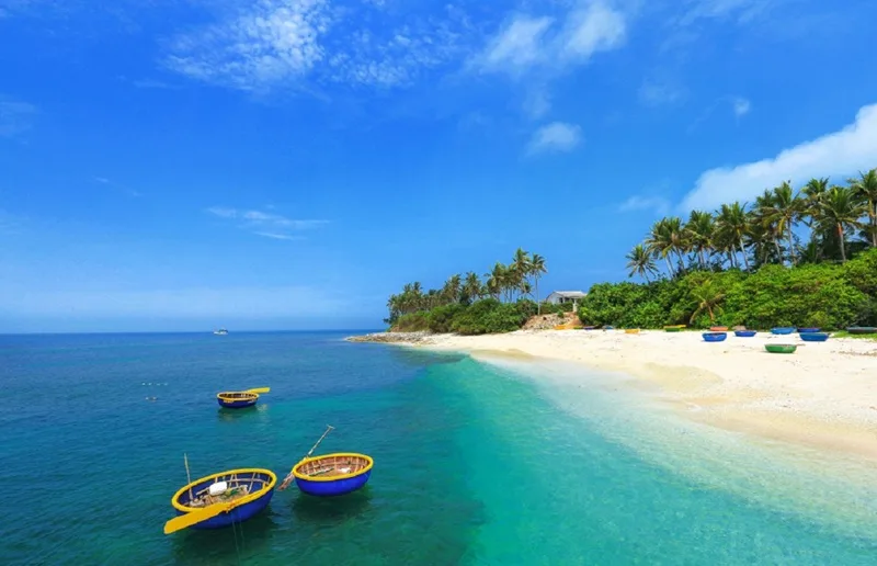 Vẻ đẹp hoang sơ tựa thiên đường với những bãi tắm cát trắng mịn màng tại Đảo Bé (An Bình).