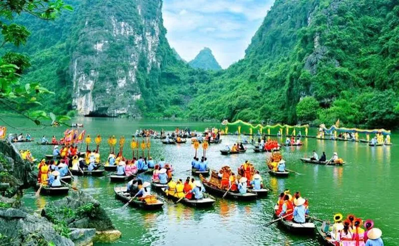 Người dự định du lịch cần kiểm tra giá vé, giờ hoạt động và khả năng đóng cửa của dịch vụ trong những ngày đầu năm.