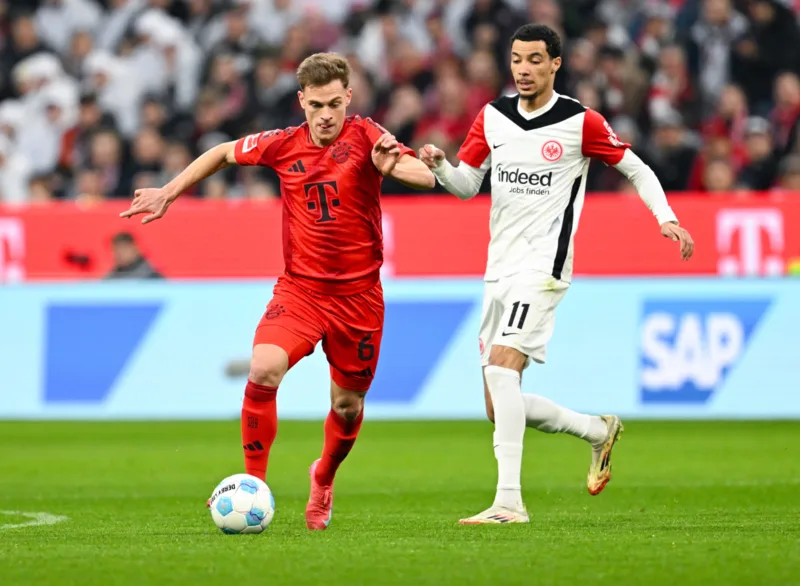 Khả năng chơi cả tiền vệ lẫn hậu vệ phải giúp Joshua Kimmich thích nghi với nhiều hệ thống chiến thuật khác nhau.