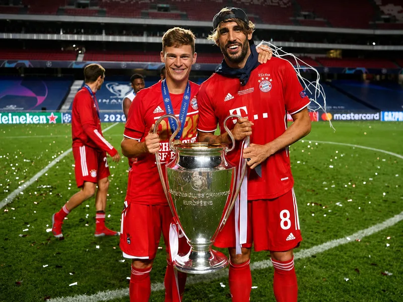 Joshua Kimmich sở hữu bộ sưu tập danh hiệu lớn cùng Bayern Munich, nổi bật với Bundesliga và Champions League.